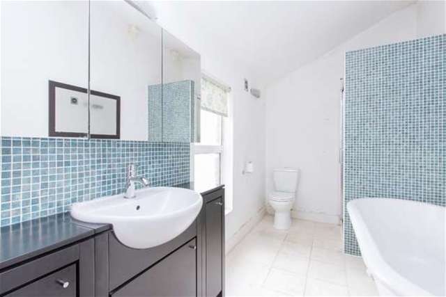  Image of 2 bedroom Flat for sale in Rommany Road London SE27 at London, SE27 9PX