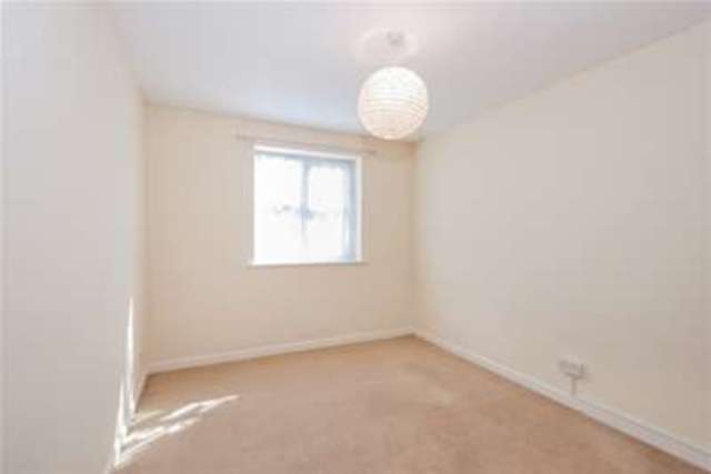  Image of 2 bedroom Flat to rent in Adur Close Gosport PO12 at Gosport, PO12 3EY