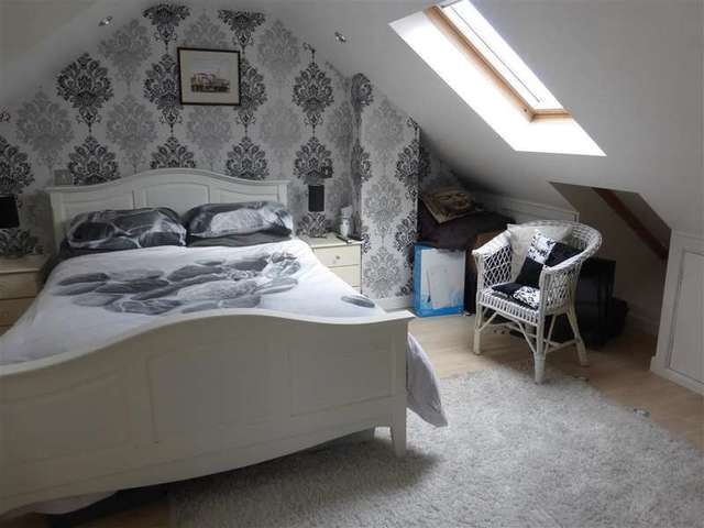  Image of 4 bedroom End of Terrace for sale in Rowlands Avenue Waterlooville PO7 at Waterlooville Hampshire Waterlooville, PO7 7RU