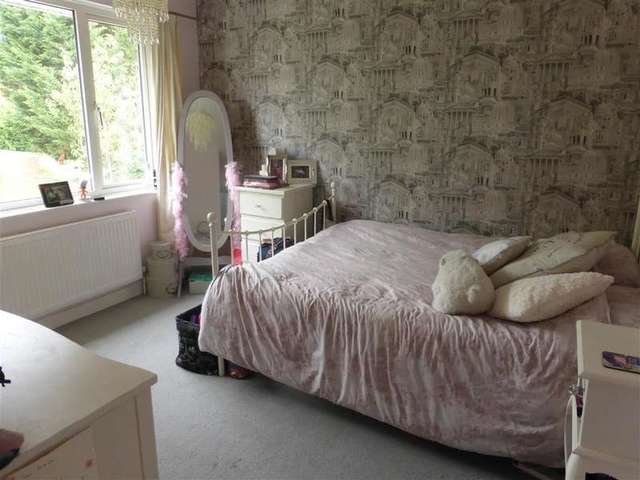 Image of 4 bedroom End of Terrace for sale in Rowlands Avenue Waterlooville PO7 at Waterlooville Hampshire Waterlooville, PO7 7RU