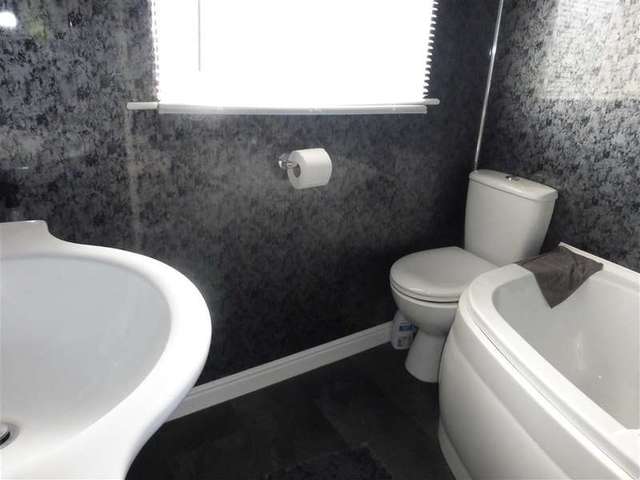  Image of 4 bedroom End of Terrace for sale in Rowlands Avenue Waterlooville PO7 at Waterlooville Hampshire Waterlooville, PO7 7RU