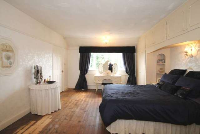  Image of 3 bedroom Detached house for sale in Scraptoft Lane Leicester LE5 at Scraptoft Lane Humberstone Leicester, LE5 1HX