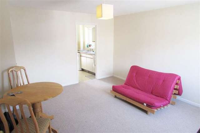  Image of 1 bedroom Flat to rent in Segsbury Road Wantage OX12 at Segsbury Road  Wantage, OX12 9XU