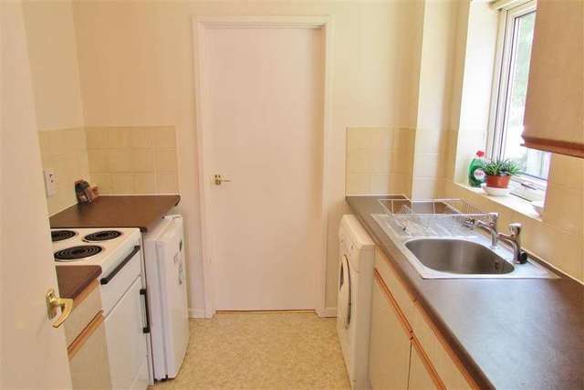  Image of 1 bedroom Flat to rent in Segsbury Road Wantage OX12 at Segsbury Road  Wantage, OX12 9XU