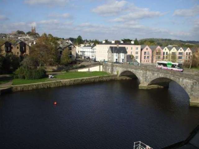  Image of 2 bedroom Apartment to rent in Bridgetown Totnes TQ9 at Bridgetown  Totnes, TQ9 5AA