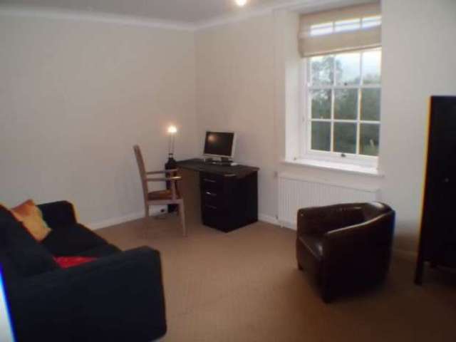  Image of 2 bedroom Apartment to rent in Bridgetown Totnes TQ9 at Bridgetown  Totnes, TQ9 5AA