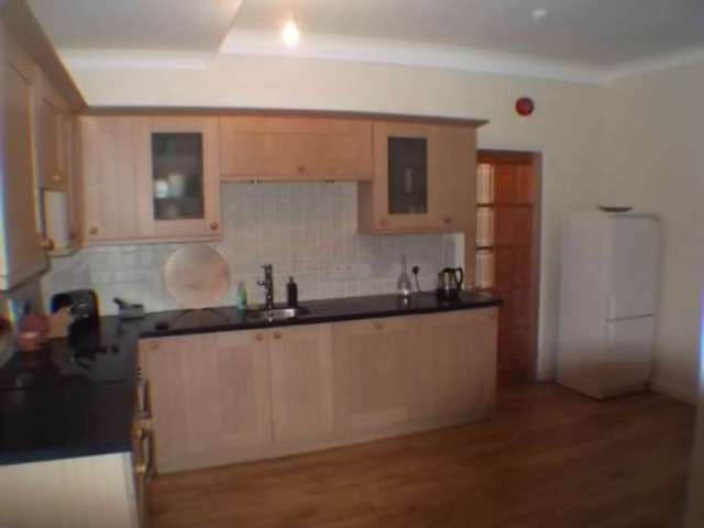  Image of 2 bedroom Apartment to rent in Bridgetown Totnes TQ9 at Bridgetown  Totnes, TQ9 5AA
