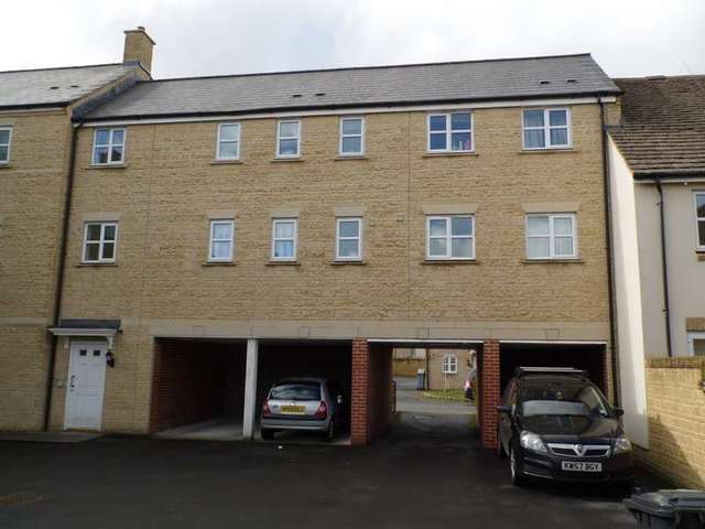  Image of 2 bedroom Flat to rent in Elmhurst Way Carterton OX18 at Shilton Park  Carterton, OX18 1GQ