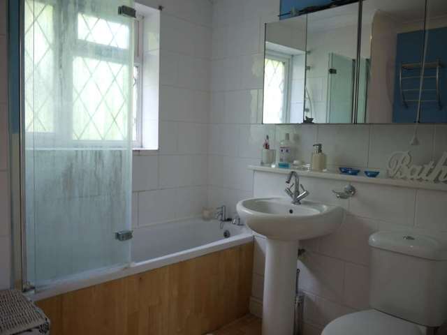  Image of 2 bedroom Detached house for sale in Simmonds Close Bracknell RG42 at Simmonds Close Amen Corner Bracknell, RG42 1FL