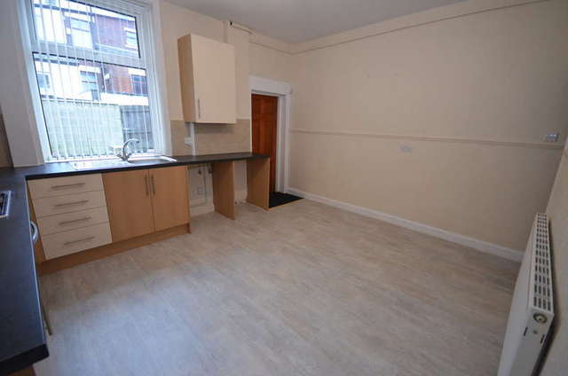  Image of 2 bedroom Terraced house to rent in Snape Street Darwen BB3 at Darwen Lancashire, BB3 1EN