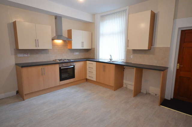  Image of 2 bedroom Terraced house to rent in Snape Street Darwen BB3 at Darwen Lancashire, BB3 1EN