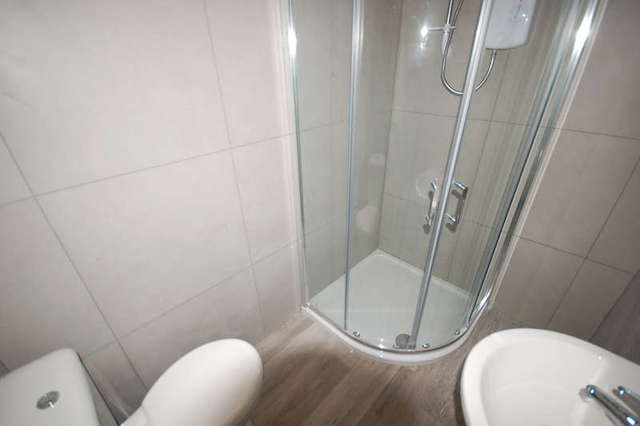  Image of 1 bedroom Flat to rent in South Promenade St. Annes Lytham St. Annes FY8 at Lytham St Annes Lancashire, FY8 1NP