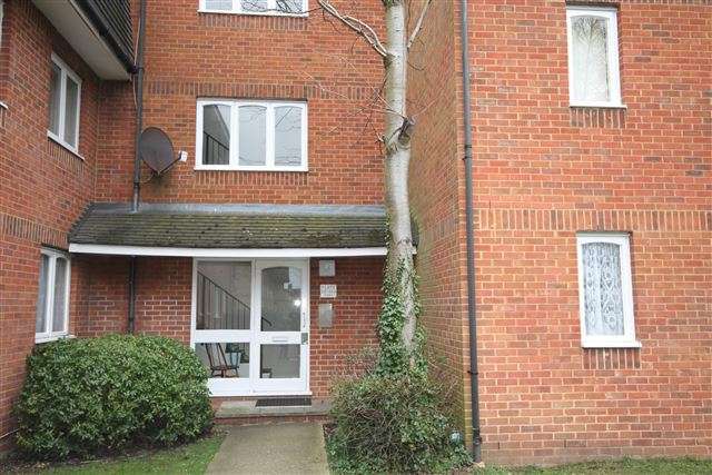  Image of 1 bedroom Flat to rent in Southwold Road Watford WD24 at Southwold Road  Watford, WD24 7DL