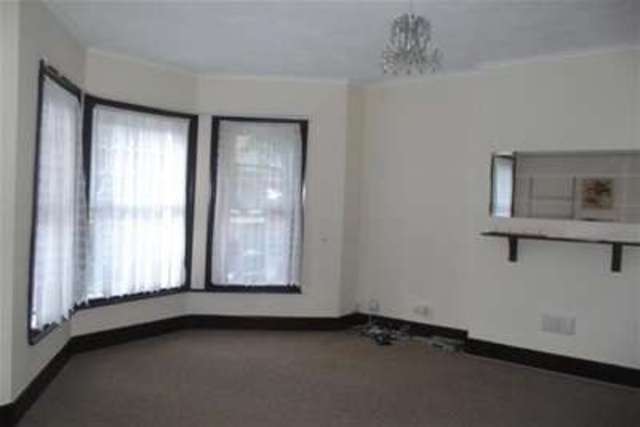  Image of 2 bedroom Flat to rent in St. Helens Road Westcliff-on-Sea SS0 at Westcliff-on-Sea, SS0 7LF