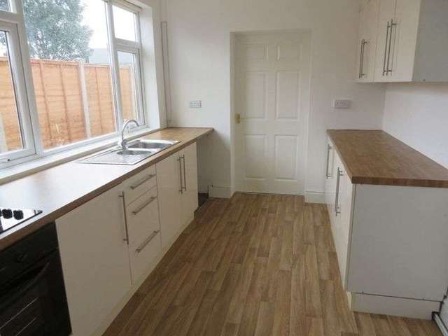  Image of 2 bedroom Semi-Detached house to rent in St. James Road Oldbury B69 at St James Road  Oldbury, B69 2DX