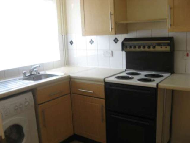  Image of 3 bedroom Terraced house to rent in Monarch Road Eaton Socon St. Neots PE19 at Monarch Road  St Neots, PE19 8JP