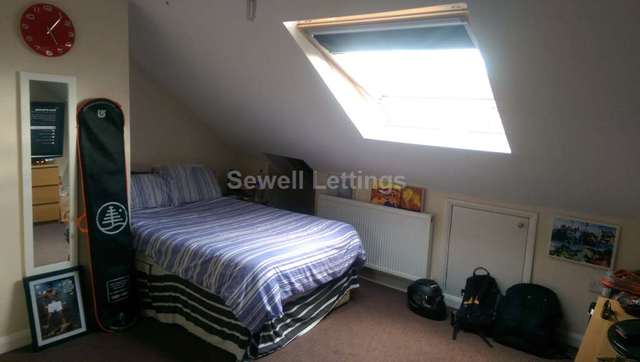  Image of 1 bedroom House Share to rent in St. Peters Road Earley Reading RG6 at St Peters Road  Reading, RG6 1PA