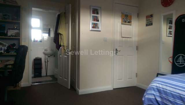  Image of 1 bedroom House Share to rent in St. Peters Road Earley Reading RG6 at St Peters Road  Reading, RG6 1PA
