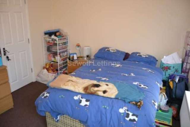  Image of 1 bedroom House Share to rent in St. Peters Road Earley Reading RG6 at St Peters Road  Reading, RG6 1PA