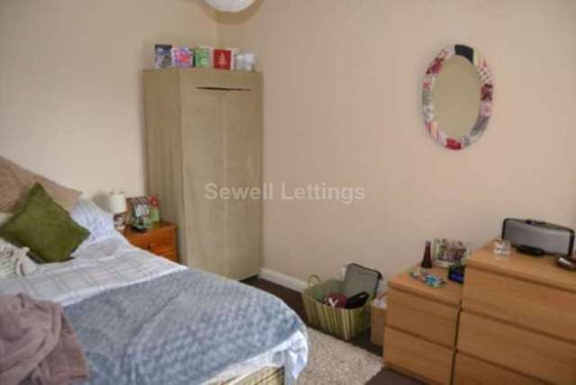  Image of 1 bedroom House Share to rent in St. Peters Road Earley Reading RG6 at St Peters Road  Reading, RG6 1PA