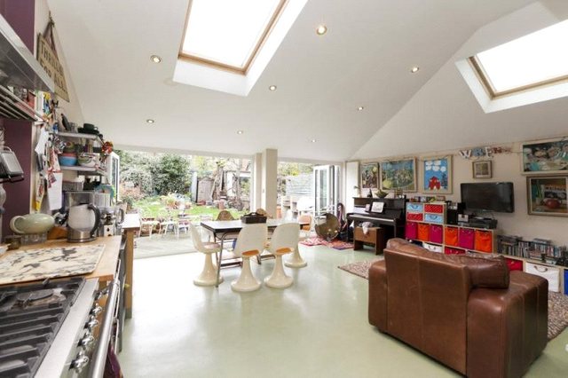  Image of 5 bedroom Terraced house to rent in St. Philip