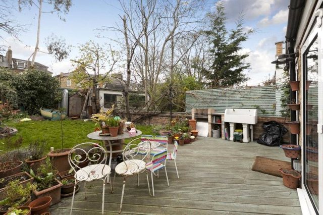  Image of 5 bedroom Terraced house to rent in St. Philip