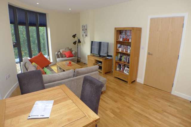  Image of 2 bedroom Flat for sale in Station Road Sidcup DA15 at Station Road  Sidcup, DA15 7AP