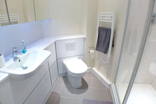  Image of 2 bedroom Flat for sale in Station Road Sidcup DA15 at Station Road  Sidcup, DA15 7AP