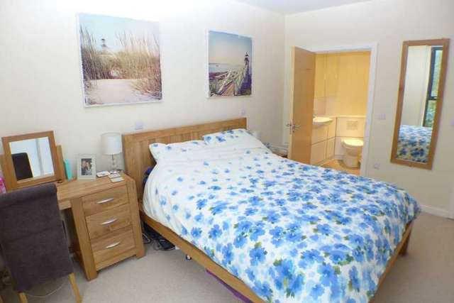  Image of 2 bedroom Flat for sale in Station Road Sidcup DA15 at Station Road  Sidcup, DA15 7AP