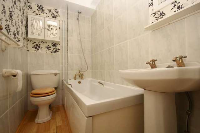  Image of 1 bedroom Flat to rent in Station Road Henley-on-Thames RG9 at Henley-On-Thames, RG9 1AT