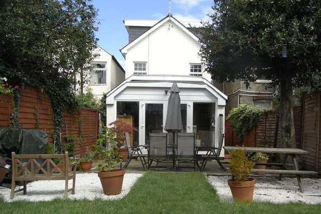  Image of 4 bedroom Detached house for sale in Strafford Road Barnet EN5 at Strafford Road  High Barnet, EN5 4LR