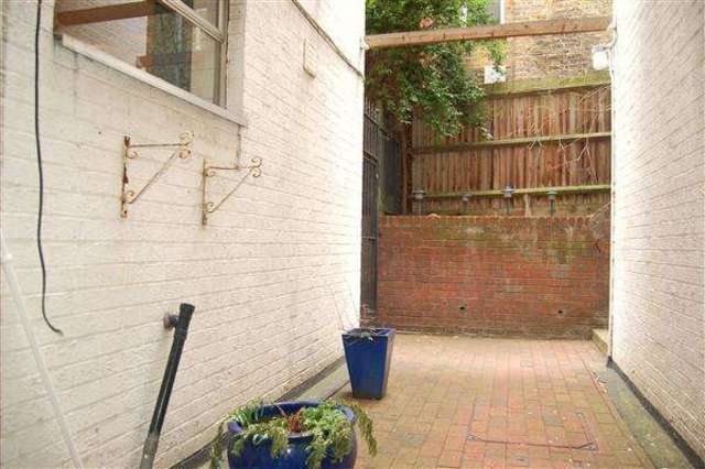  Image of 2 bedroom Apartment to rent in Worple Road London SW19 at Wimbledon, SW19 4JB
