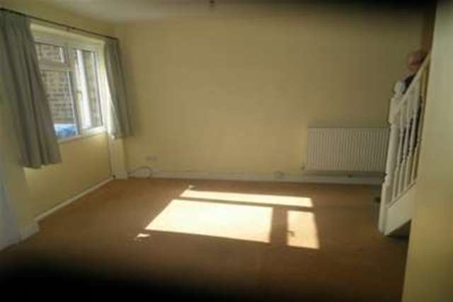  Image of 3 bedroom Property to rent in Sunnybank Murston Sittingbourne ME10 at Sittingbourne, ME10 3QN