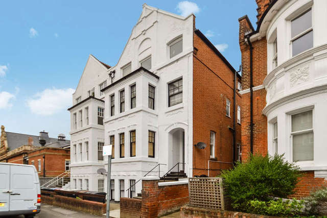  Image of 1 bedroom Flat to rent in Claremont Gardens Surbiton KT6 at Surbiton Surrey, KT6 4TL