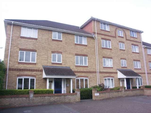  Image of 2 bedroom Apartment to rent in Swan Mead Hemel Hempstead HP3 at Swan Mead  Hemel Hempstead, HP3 9DQ
