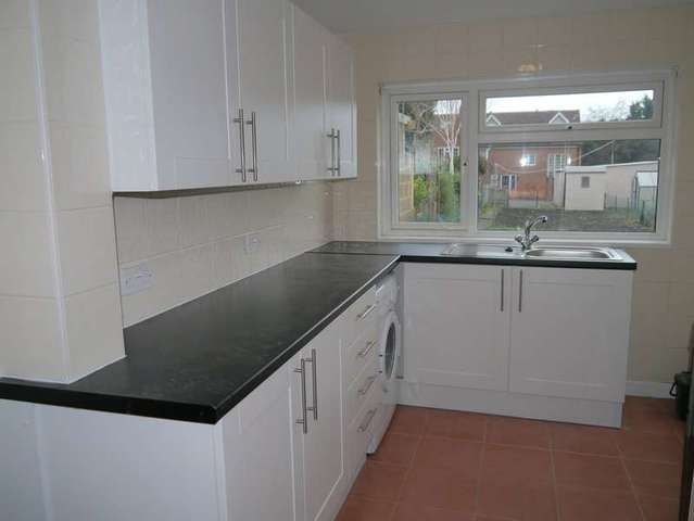  Image of 3 bedroom Terraced house to rent in Swinburne Road Abingdon OX14 at Abingdon-on-Thames, OX14 2HF
