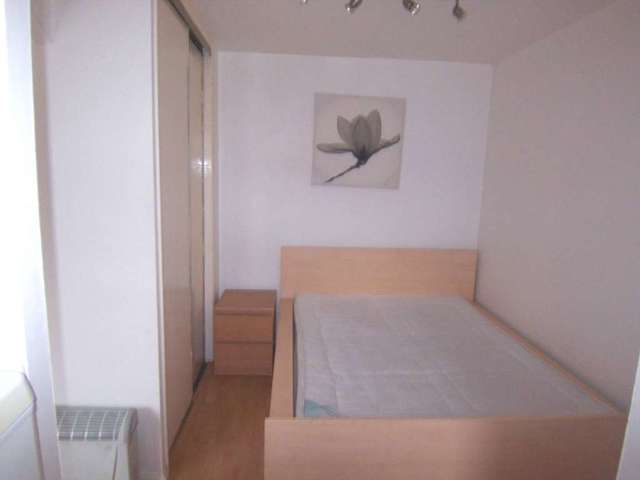  Image of Studio flat to rent in Sybil Phoenix Close London SE8 at Sybil Phoenix Close Deptford London, SE8 5BA