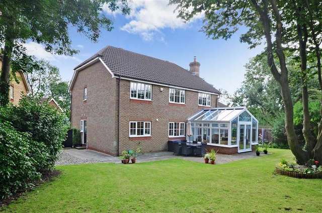  Image of 5 bedroom Detached house for sale in The Dell Tadworth KT20 at Tadworth Surrey Tadworth, KT20 5TQ