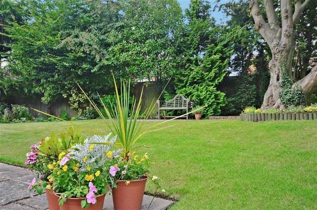  Image of 5 bedroom Detached house for sale in The Dell Tadworth KT20 at Tadworth Surrey Tadworth, KT20 5TQ