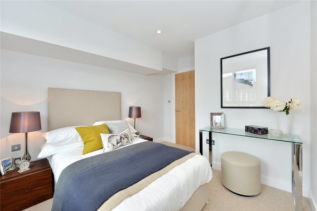  Image of Flat for sale in Dunford Road London N7 at 40 Dunford Road Holloway Lower Holloway, N7 6EL