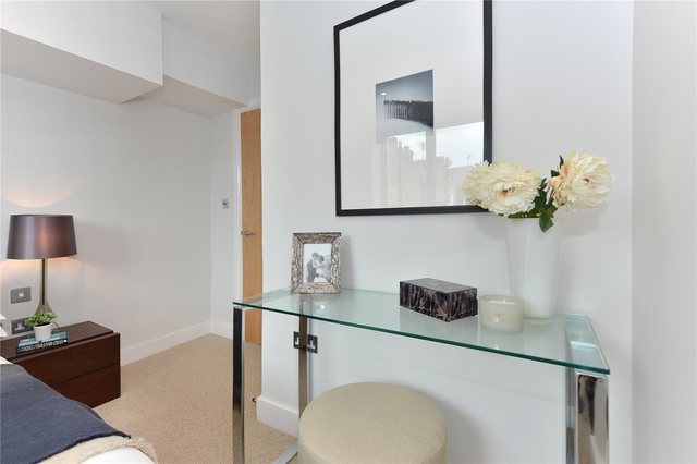  Image of Flat for sale in Dunford Road London N7 at 40 Dunford Road Holloway Lower Holloway, N7 6EL