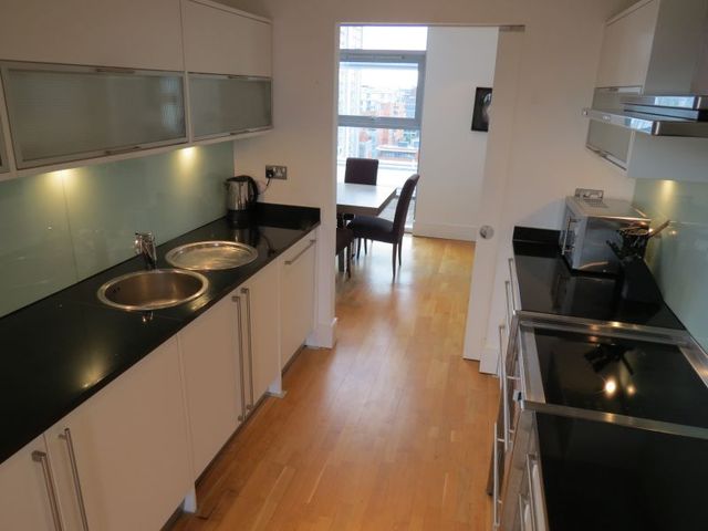  Image of 3 bedroom Apartment to rent in Whitworth Street West Manchester M1 at 41 Whitworth Street West  Manchester City, M1 5BD