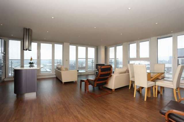  Image of 2 bedroom Apartment to rent in Western Gateway London E16 at Western Gateway  London, E16 1BQ