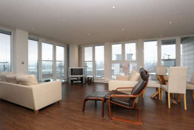  Image of 2 bedroom Apartment to rent in Western Gateway London E16 at Western Gateway  London, E16 1BQ