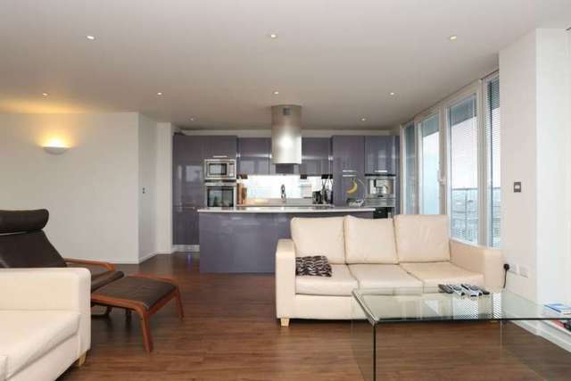  Image of 2 bedroom Apartment to rent in Western Gateway London E16 at Western Gateway  London, E16 1BQ