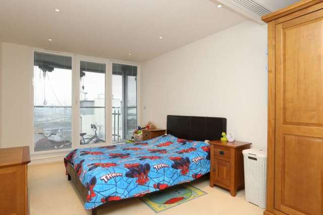  Image of 2 bedroom Apartment to rent in Western Gateway London E16 at Western Gateway  London, E16 1BQ