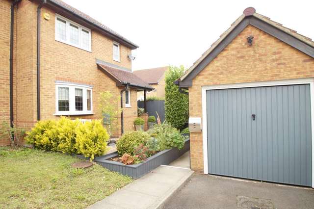  Image of 3 bedroom End of Terrace for sale in The Sonnets Hemel Hempstead HP1 at The Sonnets  Hemel Hempstead, HP1 3RS