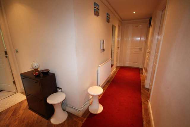  Image of 2 bedroom Apartment for sale in Bury New Road Prestwich Manchester M25 at Manchester, M25 0PZ