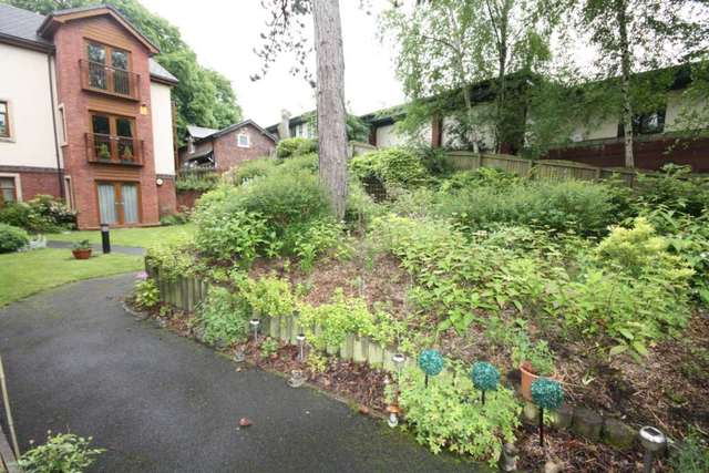  Image of 2 bedroom Apartment for sale in Bury New Road Prestwich Manchester M25 at Manchester, M25 0PZ
