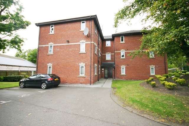  Image of 2 bedroom Apartment to rent in Thurlwood Croft Westhoughton Bolton BL5 at Thurlwood Croft  Westhoughton, BL5 3RF